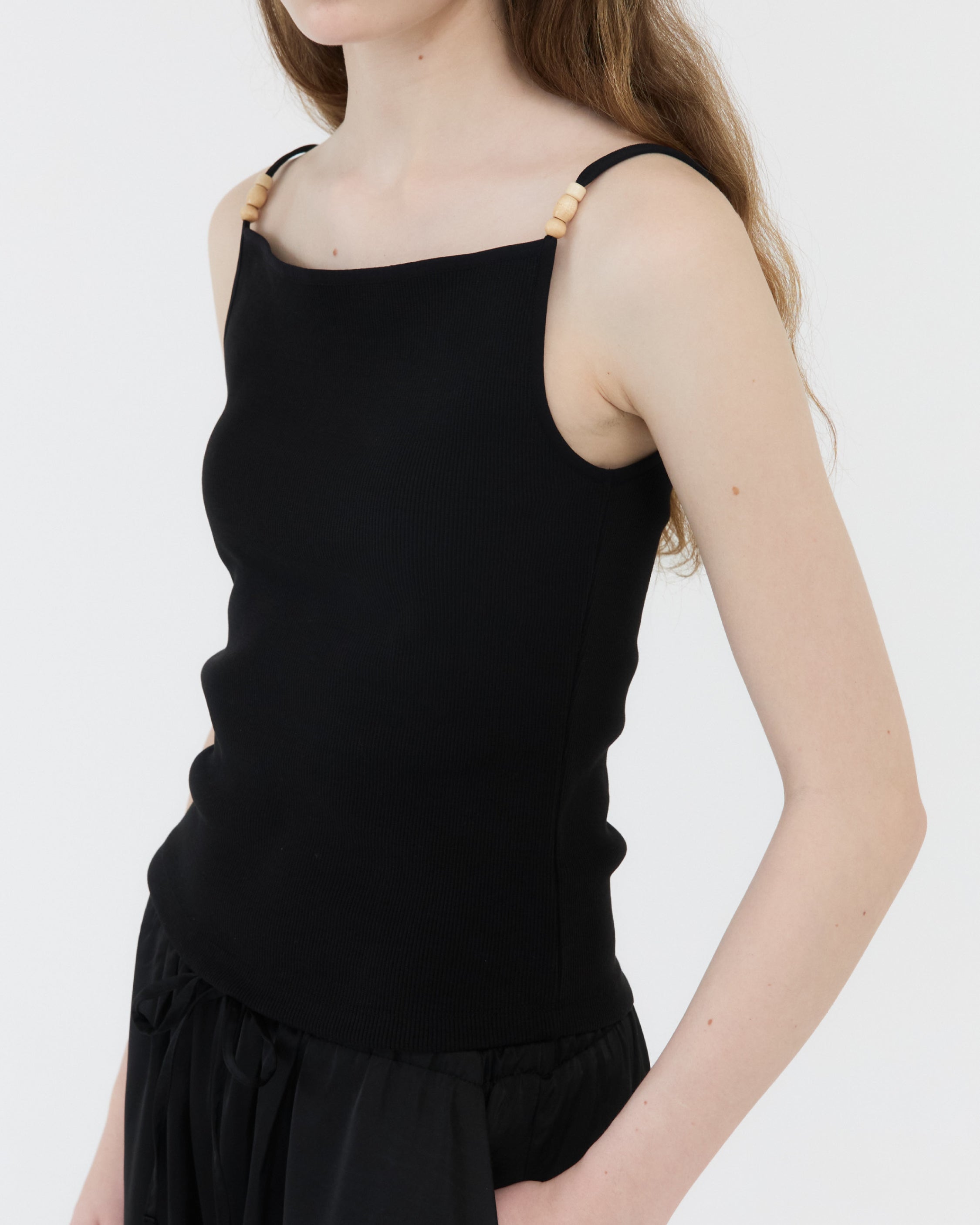 GBH / Wood Beads Sleeveless - Black