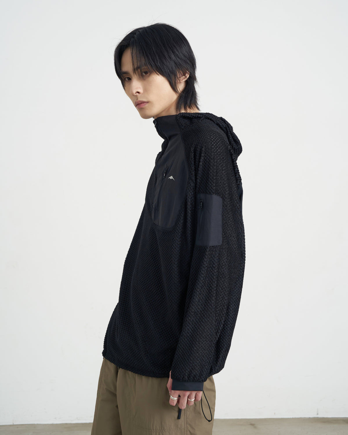 GOYOWEAR / Octa Light-Weight-Half Zip Hoodie - Black
