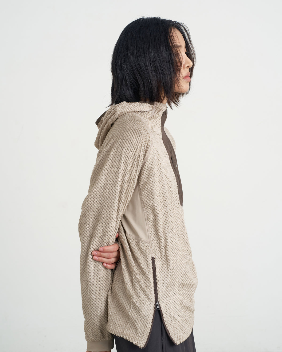 GOYOWEAR / Octa Light-Weight-Half Zip Hoodie - Beige