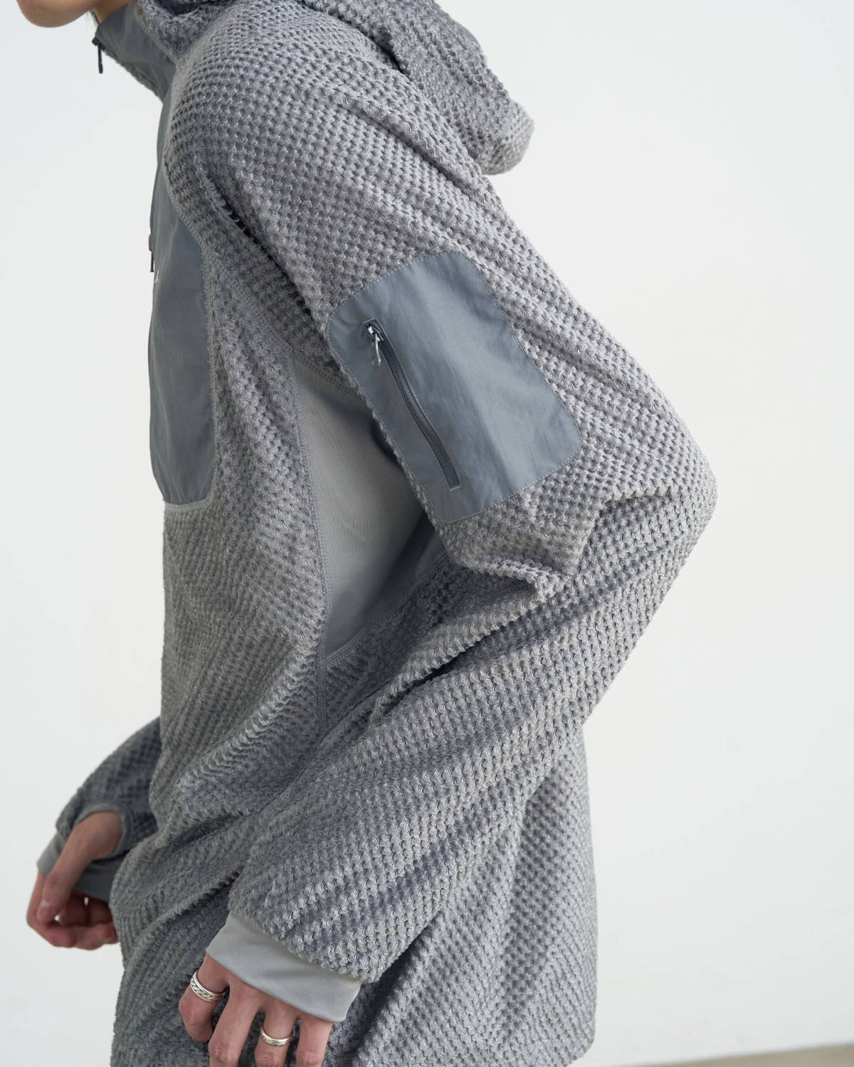 GOYOWEAR / Octa Light-Weight-Half Zip Hoodie - Silver Grey
