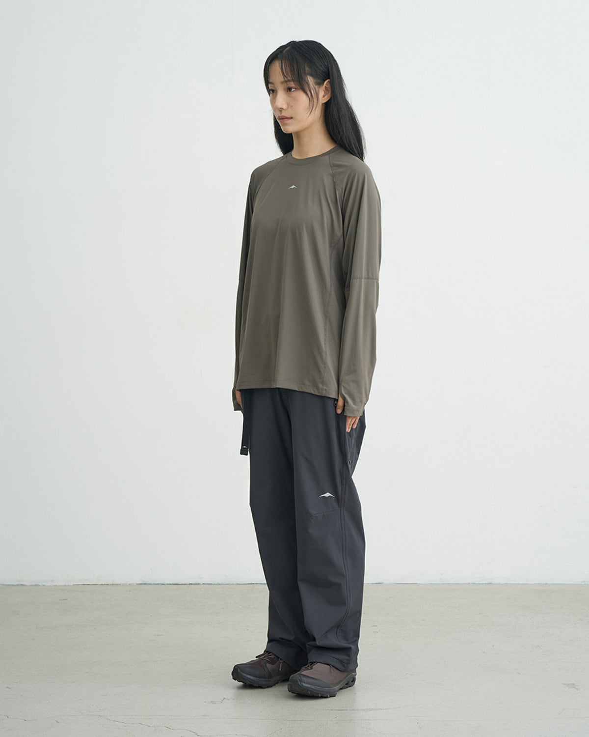GOYOWEAR / Division Askin Logo Long Sleeve - Khaki Grey