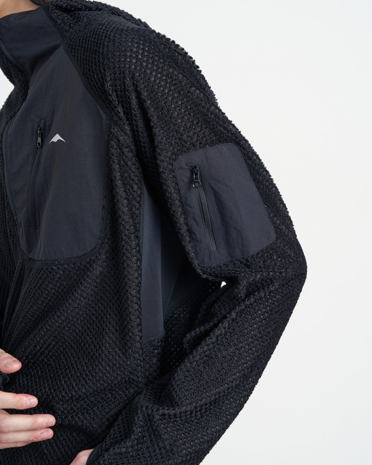 GOYOWEAR / Octa Light-Weight-Half Zip Hoodie - Black