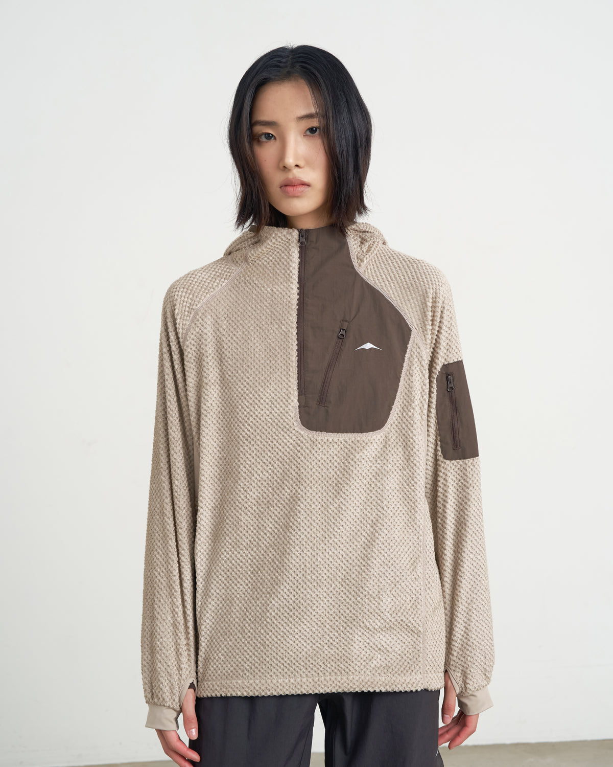 GOYOWEAR / Octa Light-Weight-Half Zip Hoodie - Beige