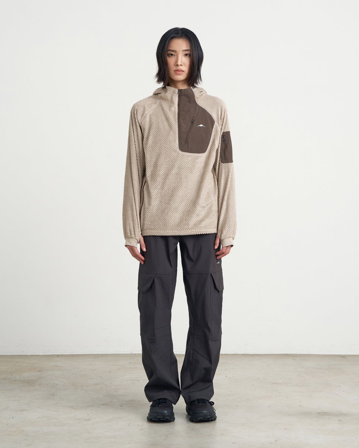 GOYOWEAR / Octa Light-Weight-Half Zip Hoodie - Beige