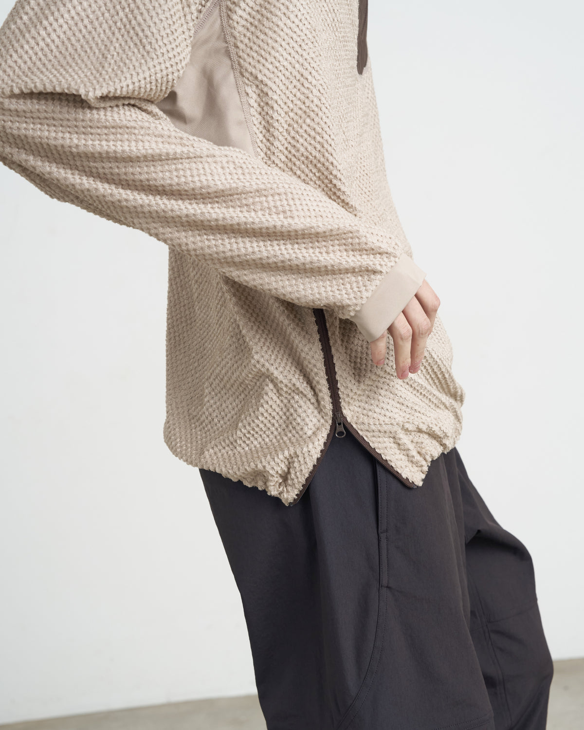 GOYOWEAR / Octa Light-Weight-Half Zip Hoodie - Beige
