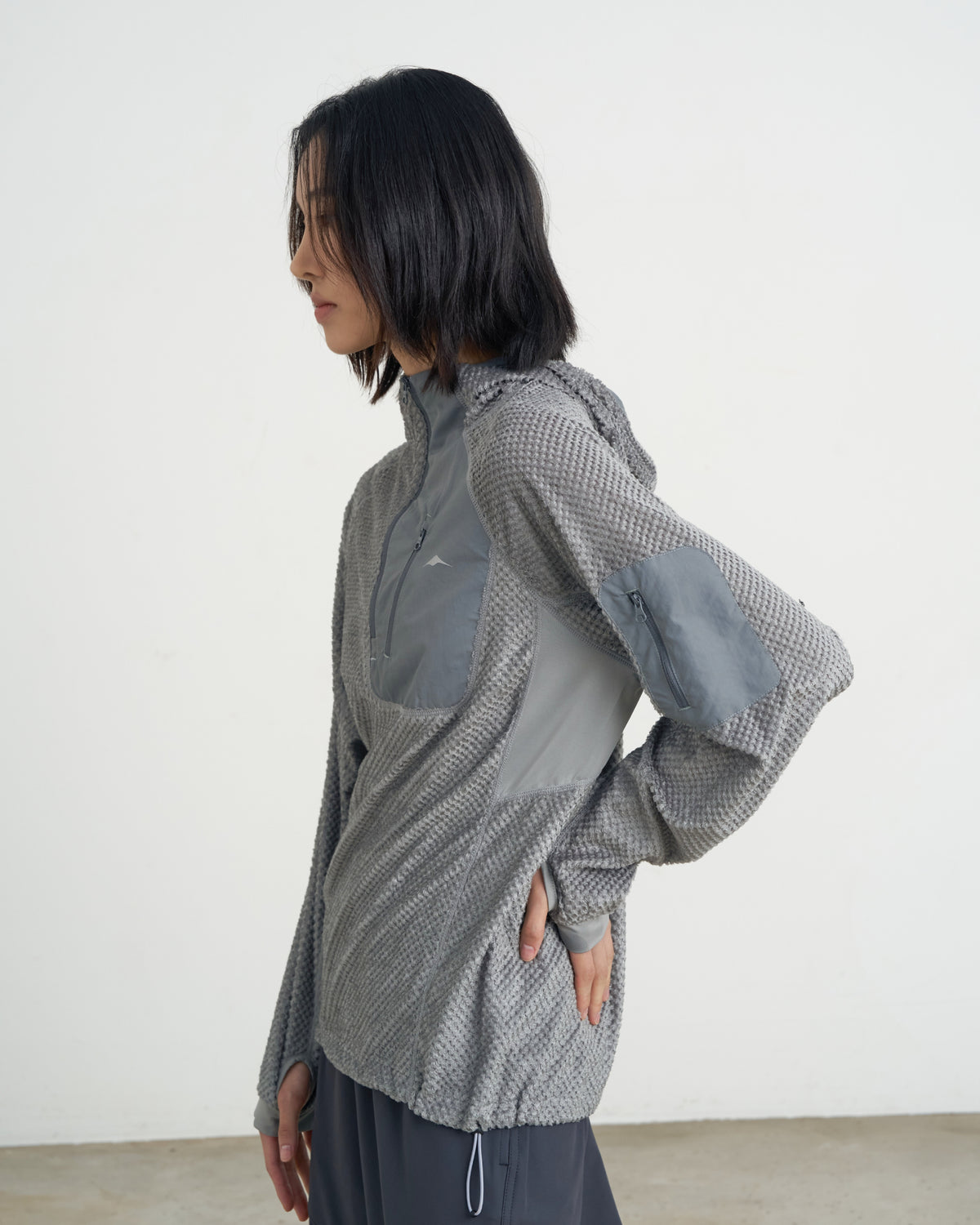 GOYOWEAR / Octa Light-Weight-Half Zip Hoodie - Silver Grey