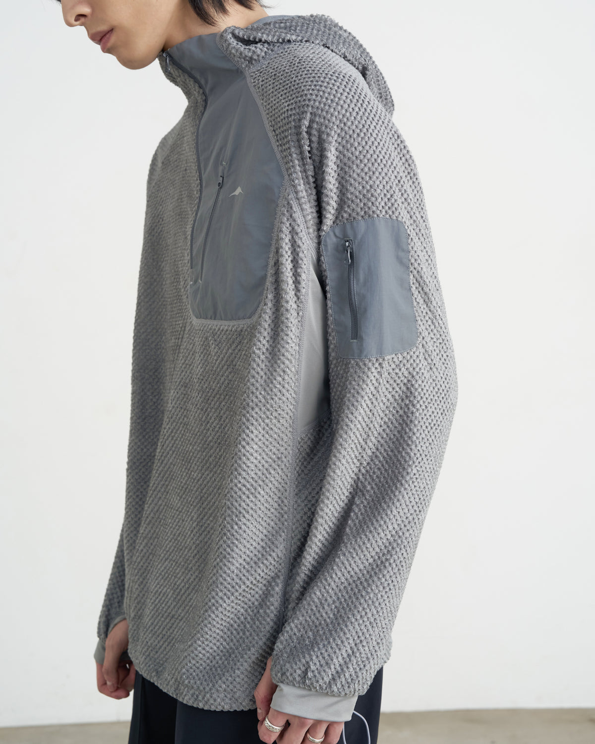 GOYOWEAR / Octa Light-Weight-Half Zip Hoodie - Silver Grey