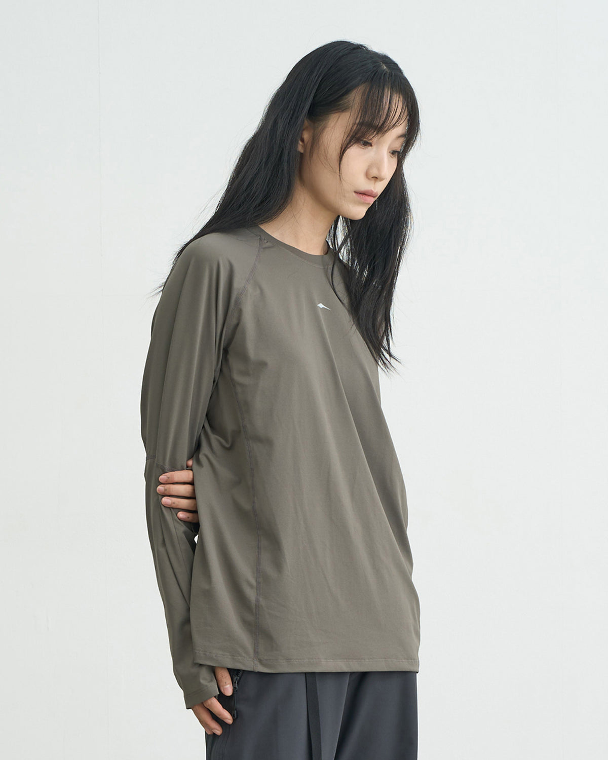 GOYOWEAR / Division Askin Logo Long Sleeve - Khaki Grey